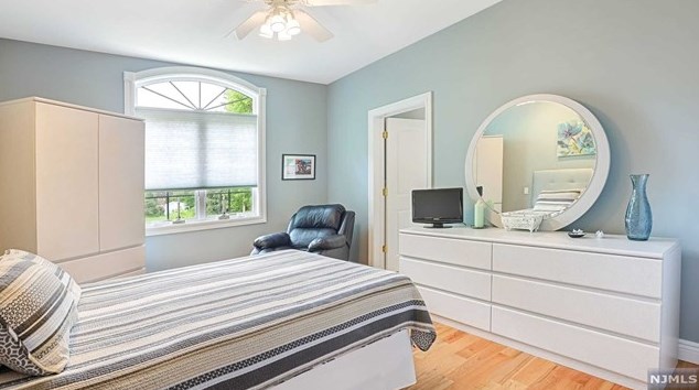 59 Chapel Rd, Mahwah NJ 07430-2842 exterior