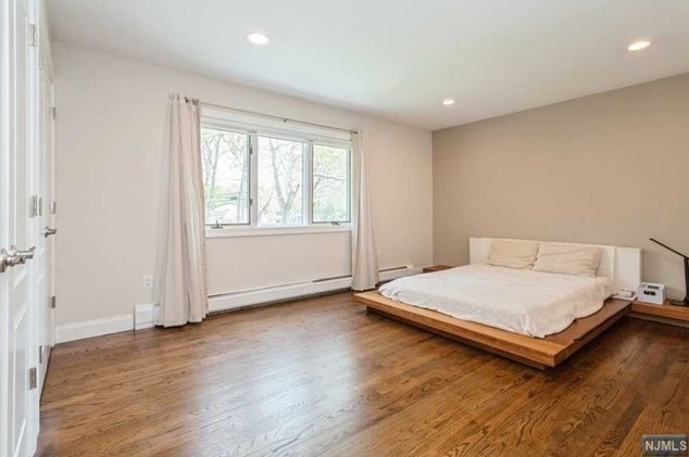 18 Cedar Ct, Closter NJ 07624-1012 exterior