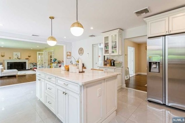 18 Cedar Ct, Closter NJ 07624-1012 exterior