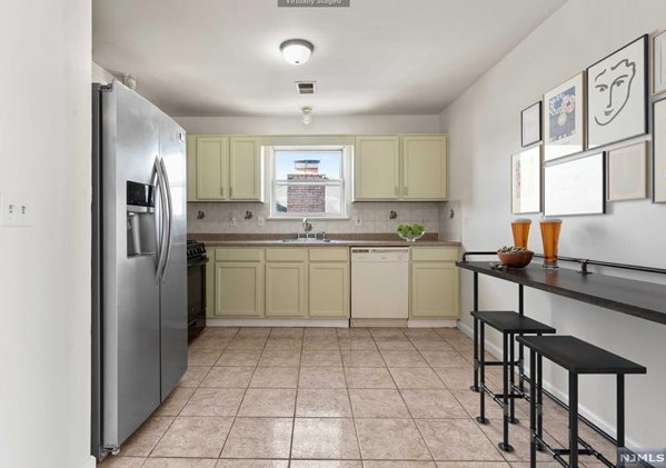 134 Palm St, Newark NJ 07106-1117 exterior