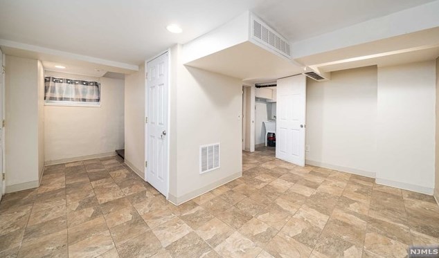 652 Tilden Ave, Teaneck NJ 07666-1847 exterior