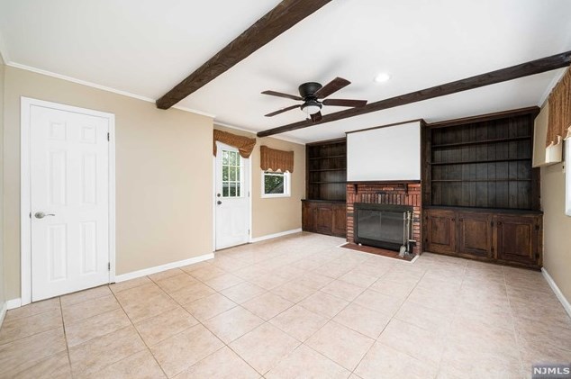 652 Tilden Ave, Teaneck NJ 07666-1847 exterior