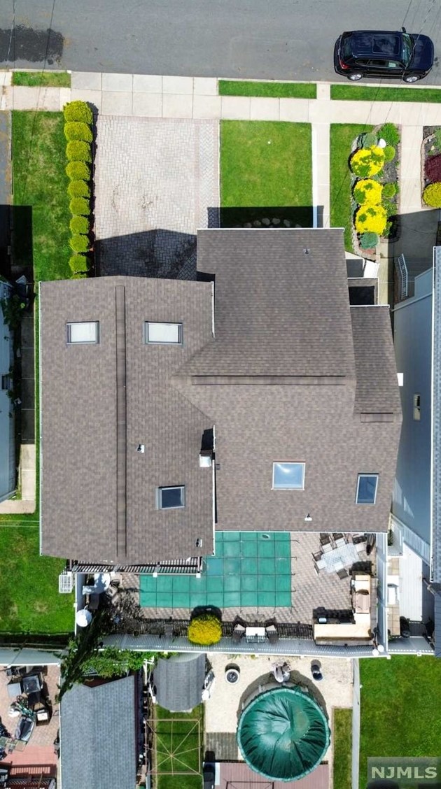 156 Lee St, Elmwood Park NJ  07407-2211 exterior