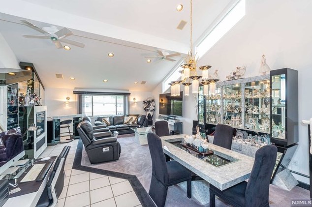 156 Lee St, Elmwood Park NJ  07407-2211 exterior