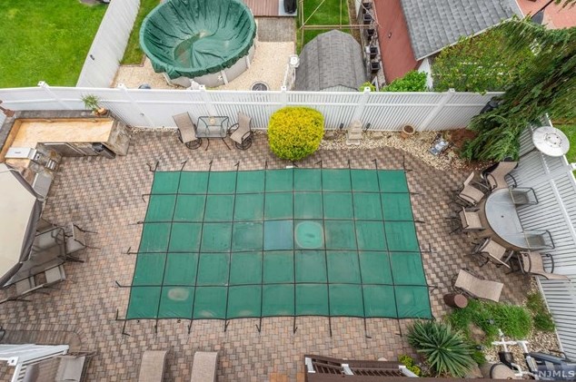 156 Lee St, Elmwood Park NJ  07407-2211 exterior