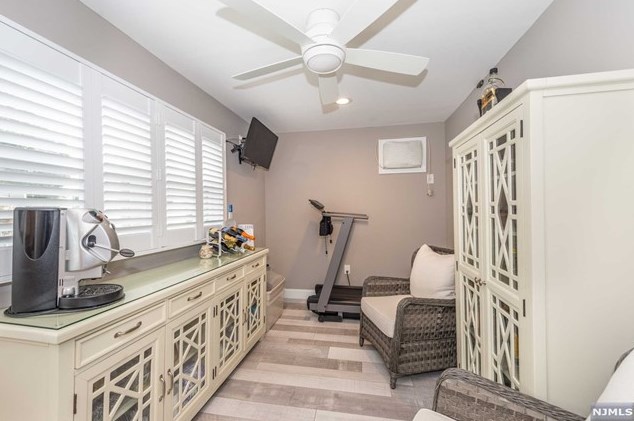 156 Lee St, Elmwood Park NJ  07407-2211 exterior