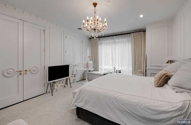 1408 14 St, West Fort Lee NJ 07024-2007 exterior