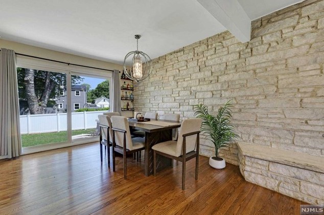 35 Galway Pl, Teaneck NJ 07666-3607 exterior