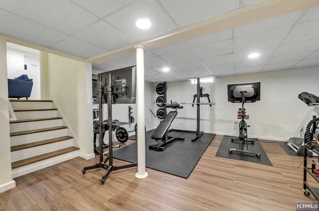 35 Galway Pl, Teaneck NJ 07666-3607 exterior