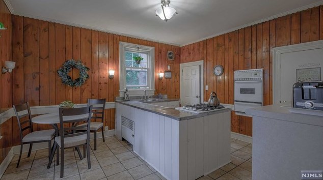 87 Passaic Ave, Rutherford NJ 07070-2059 exterior