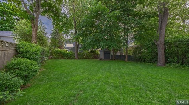 87 Passaic Ave, Rutherford NJ 07070-2059 exterior