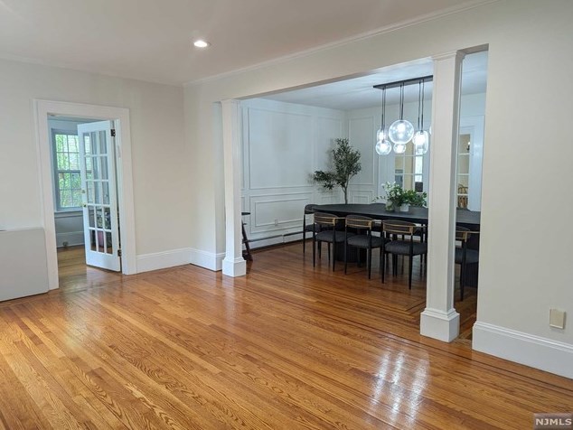 1354 Dickerson Rd, Teaneck NJ  07666-2816 exterior