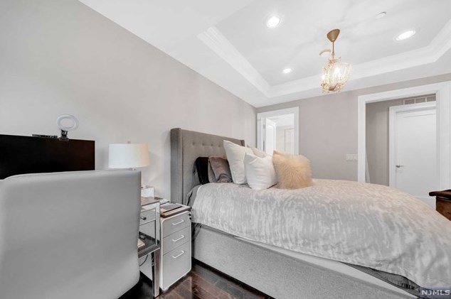 23 Cambridge Way, Union City NJ  07086-6660 exterior