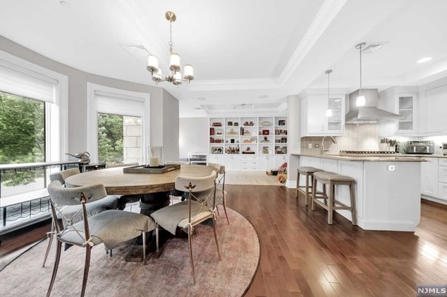 23 Cambridge Way, Union City NJ  07086-6660 exterior