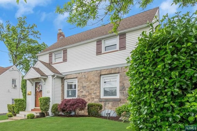 47 Kingston Ave, Paterson NJ 07506-1204 exterior