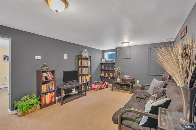 47 Kingston Ave, Paterson NJ 07506-1204 exterior