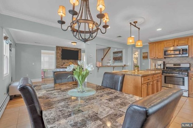 47 Kingston Ave, Paterson NJ 07506-1204 exterior