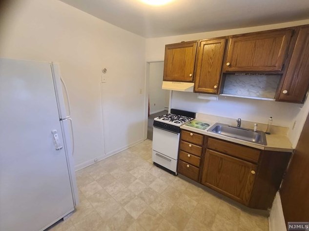 47 Reynolds Ave, East Newark NJ  07029-2528 exterior