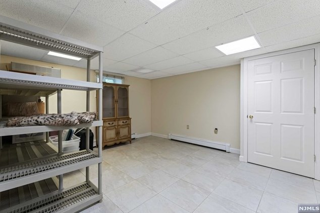 8 Elkton Ter, East Hanover NJ 07936-2526 exterior