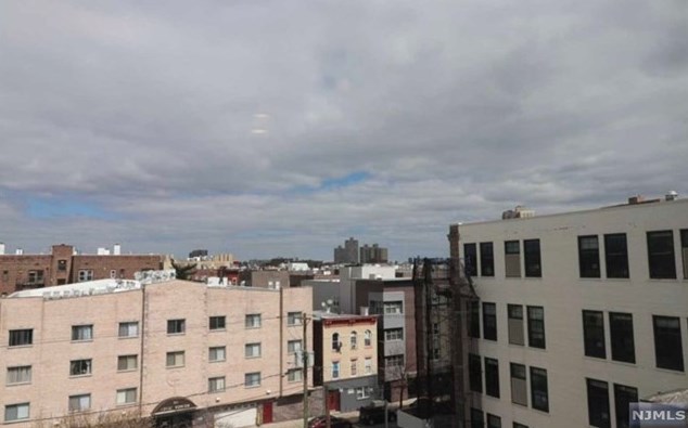 318 54th St, West New York NJ  07093-6865 exterior