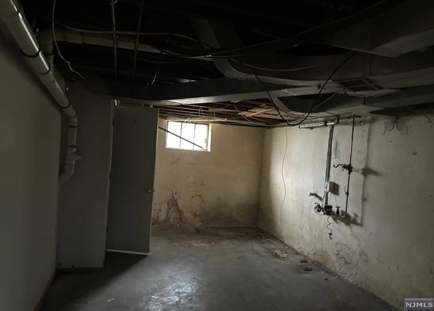 133 Ackerman St, Maywood NJ 07607-1912 exterior