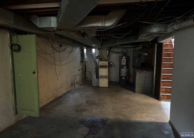 133 Ackerman St, Maywood NJ 07607-1912 exterior