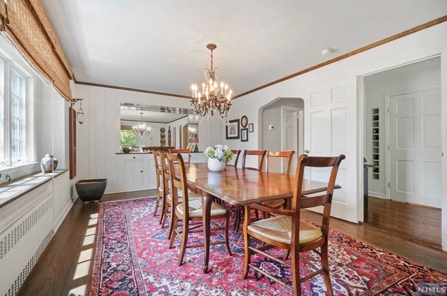 125 Oak St, Tenafly NJ 07670-3013 exterior