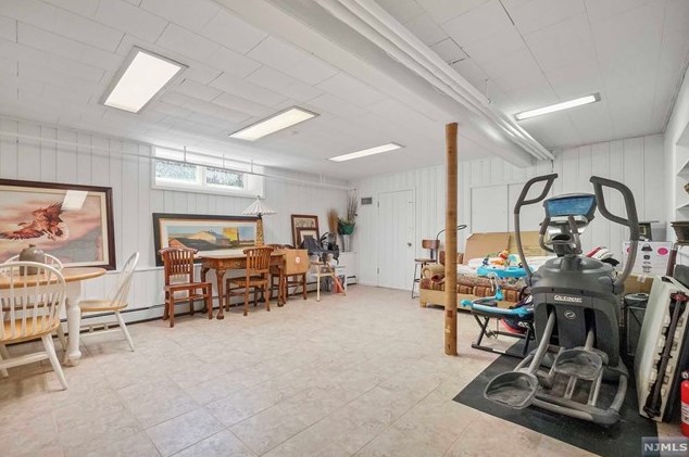 125 Oak St, Tenafly NJ 07670-3013 exterior