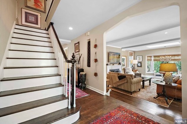 125 Oak St, Tenafly NJ 07670-3013 exterior