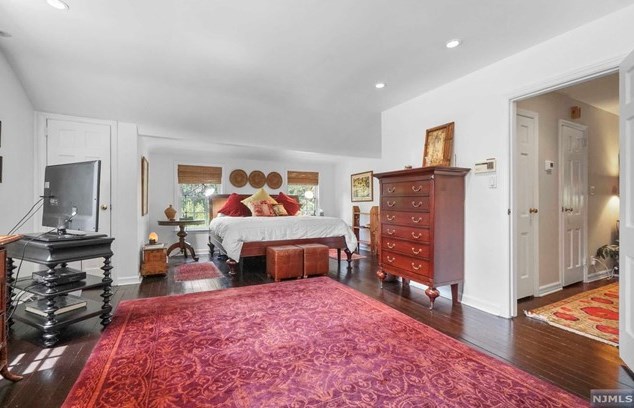 125 Oak St, Tenafly NJ 07670-3013 exterior