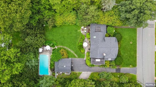 125 Oak St, Tenafly NJ 07670-3013 exterior