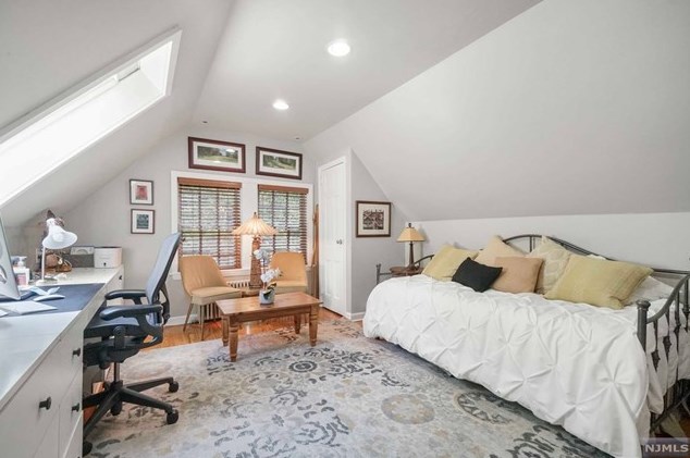 125 Oak St, Tenafly NJ 07670-3013 exterior