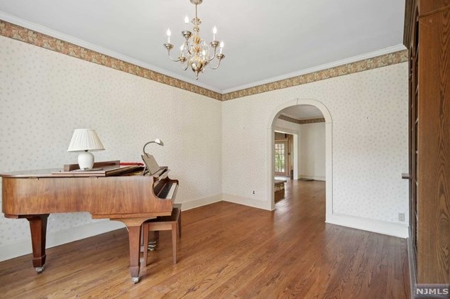 24 Fairview Ave, Montvale NJ 07645-2510 exterior