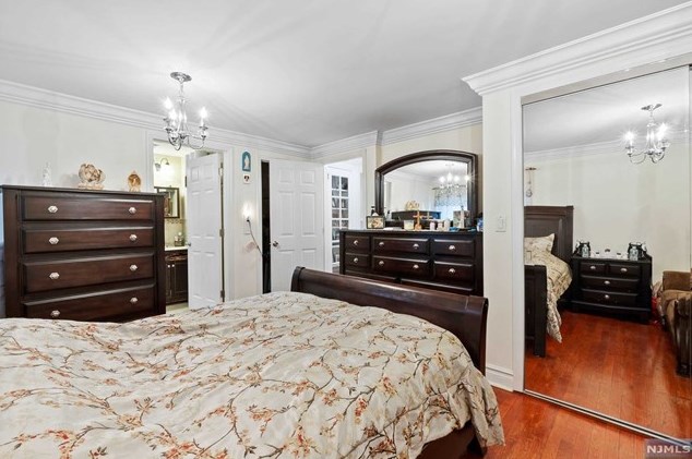 21 Lincoln Ave, Elmwood Park NJ  07407-1615 exterior