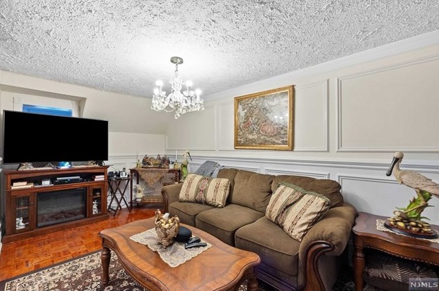 21 Lincoln Ave, Elmwood Park NJ  07407-1615 exterior