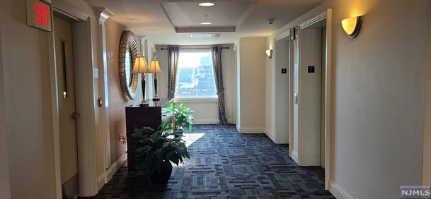 5202 City Pl, Edgewater NJ  07020-3168 exterior