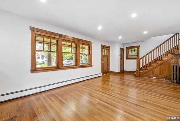 28 Ethelbert Pl, Ridgewood NJ  07450-4229 exterior