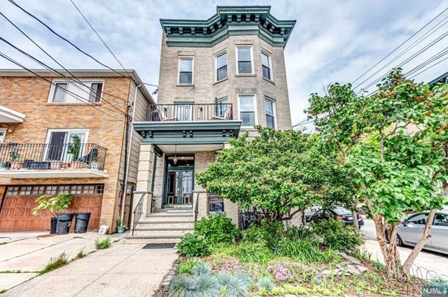 200 Highpoint Ave, Union City NJ 07086-5627 exterior