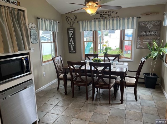 110 Lincoln Ave, Elmwood Park NJ  07407-1619 exterior