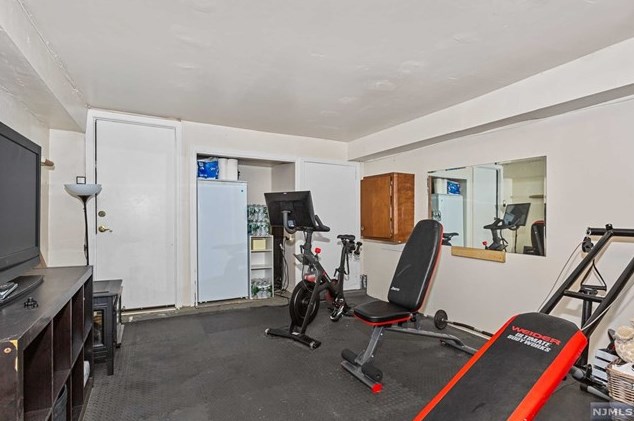 63 Ralph St, Wayne NJ 07470-2217 exterior