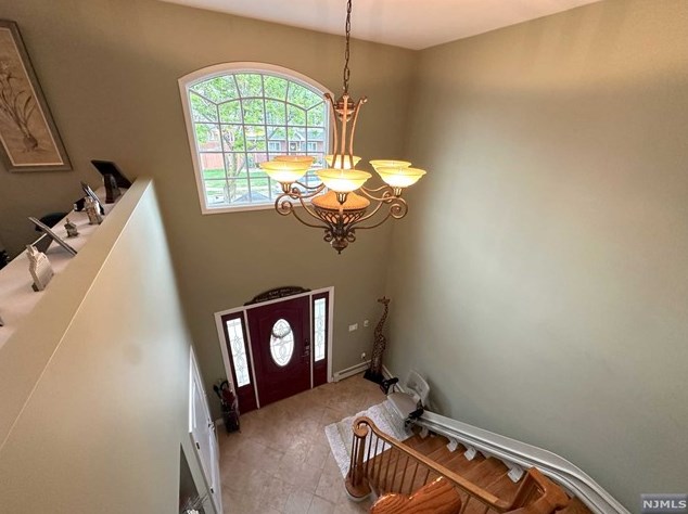 16 Crescent Rd, Wallington, NJ 07057