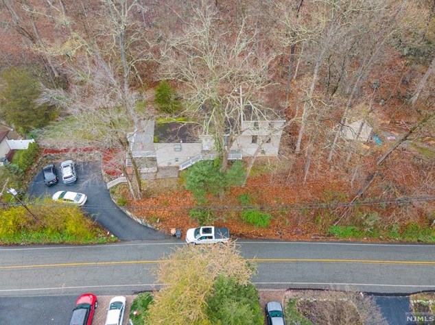 240 Skyline Lake Dr, Skyline Lakes NJ  07456-1959 exterior