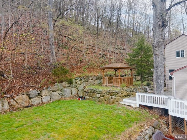 240 Skyline Lake Dr, Skyline Lakes NJ  07456-1959 exterior