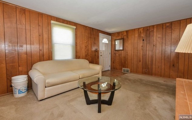 178 Queen St, Bergenfield NJ 07621-1524 exterior