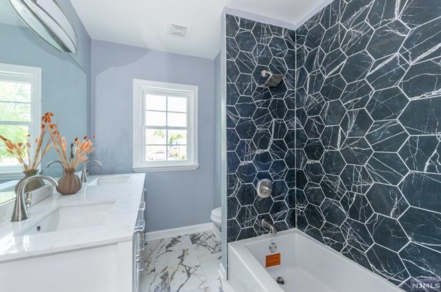 39 Division Ave, Belleville NJ 07109-2143 exterior