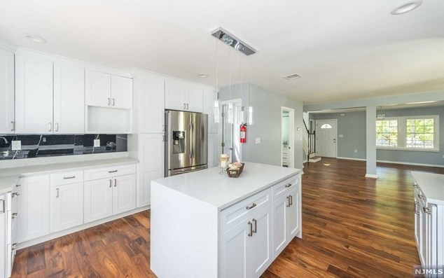 39 Division Ave, Belleville NJ 07109-2143 exterior