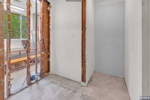 88 Chancellor Ave, Newark NJ 07112-1756 exterior