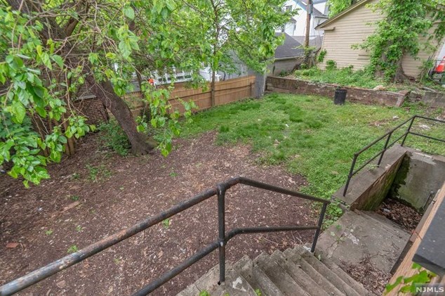 88 Chancellor Ave, Newark NJ 07112-1756 exterior