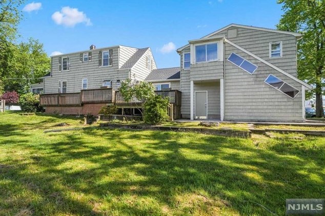 65 Harrison St, West Paterson NJ 07424-1655 exterior