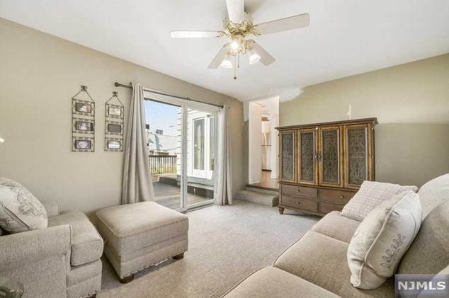 65 Harrison St, West Paterson NJ 07424-1655 exterior